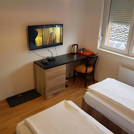 Simic Quatro 瓦列沃