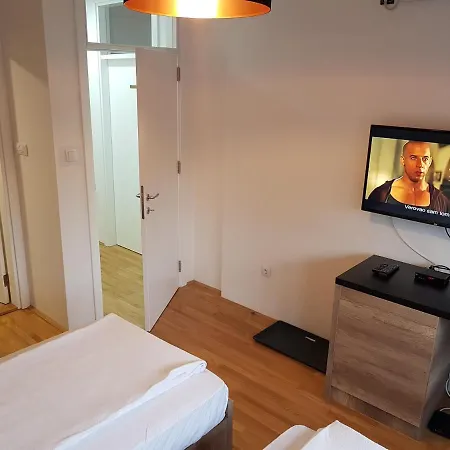 公寓 Simic Quatro 瓦列沃